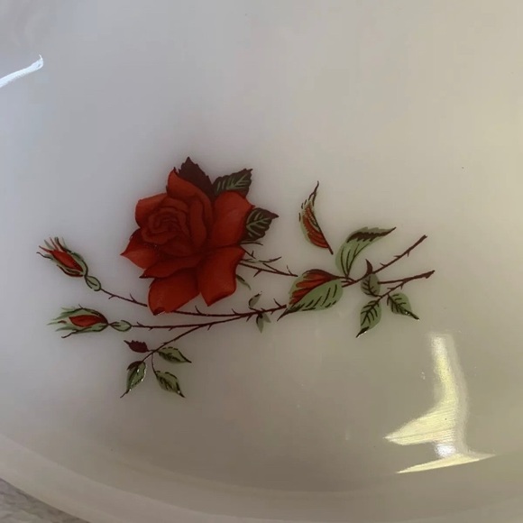 Vintage Federal Milk Glass Lunch Snack Plate + TeaCup Rosecrest Red Roses 2 Sets - Picture 9 of 12